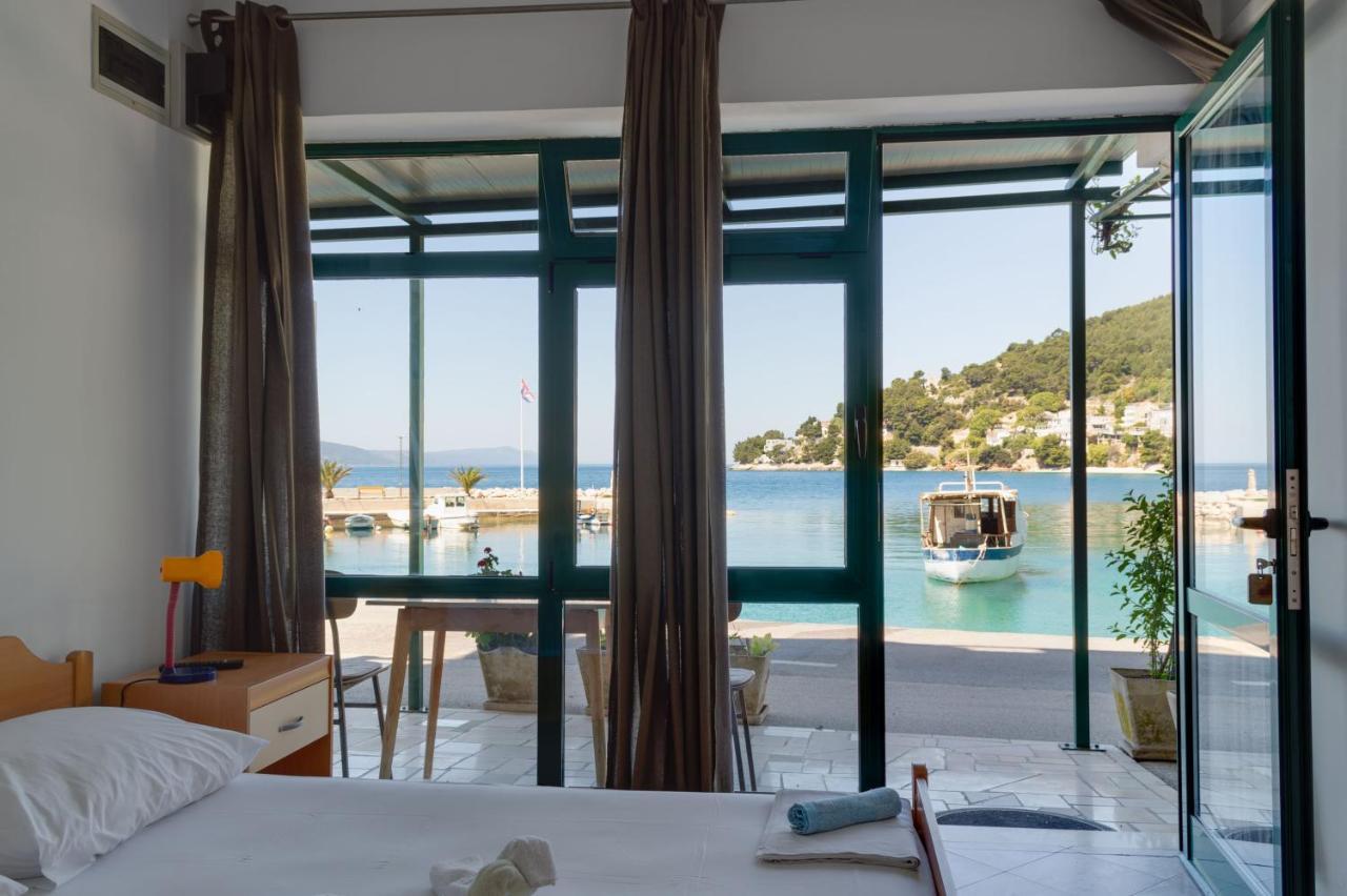 Apartments Ivica - Beachfront ドルヴェニク エクステリア 写真